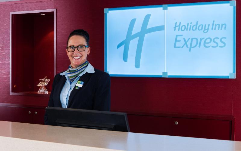 Holiday Inn Express Northampton - South, An Ihg Hotel Extérieur photo